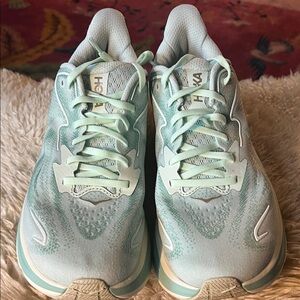 New women’s Hoka Clifton 10